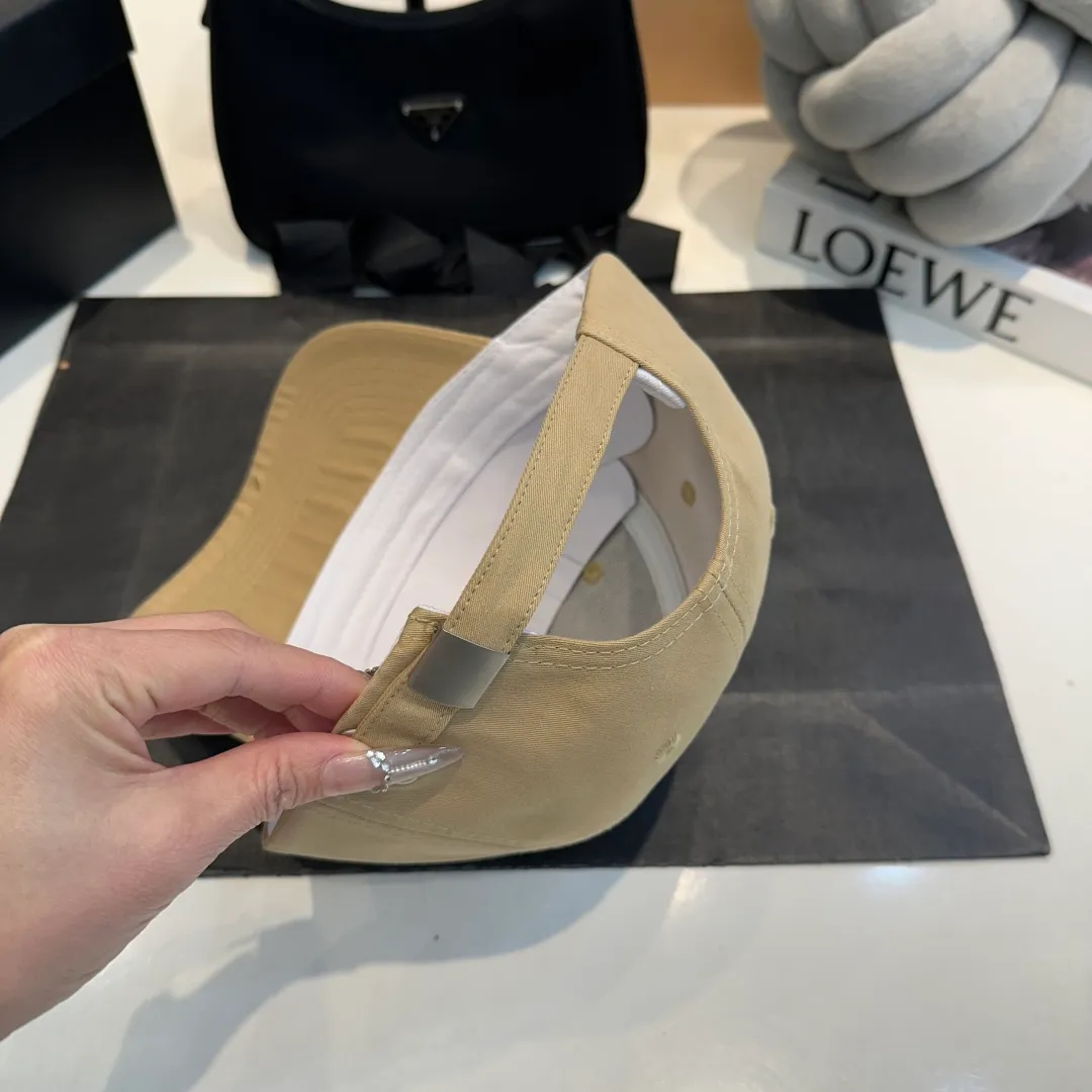 P56 BALENCIAGA Balenciaga's new embroidered logo baseball cap, cool colors, different styles for men and women, the first batch will be shipped first! A must-buy for Paris fans!