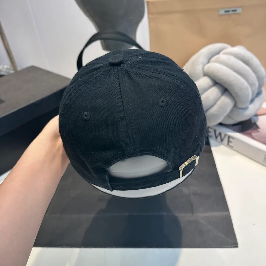 P60 BALENCIAGA🆕2025 spring new personalized baseball cap, high quality and great breathability, suitable for all seasons
