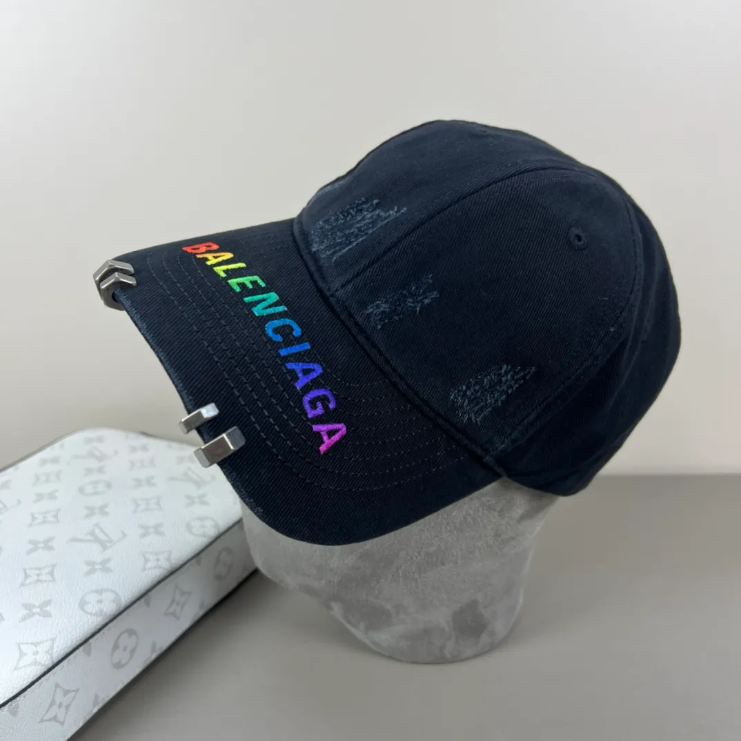 60💰BALENCIAGA Balenciaga’s new logo baseball cap, cool colors, different styles for men and women, the first batch will be shipped first! A must-buy for Paris fans!