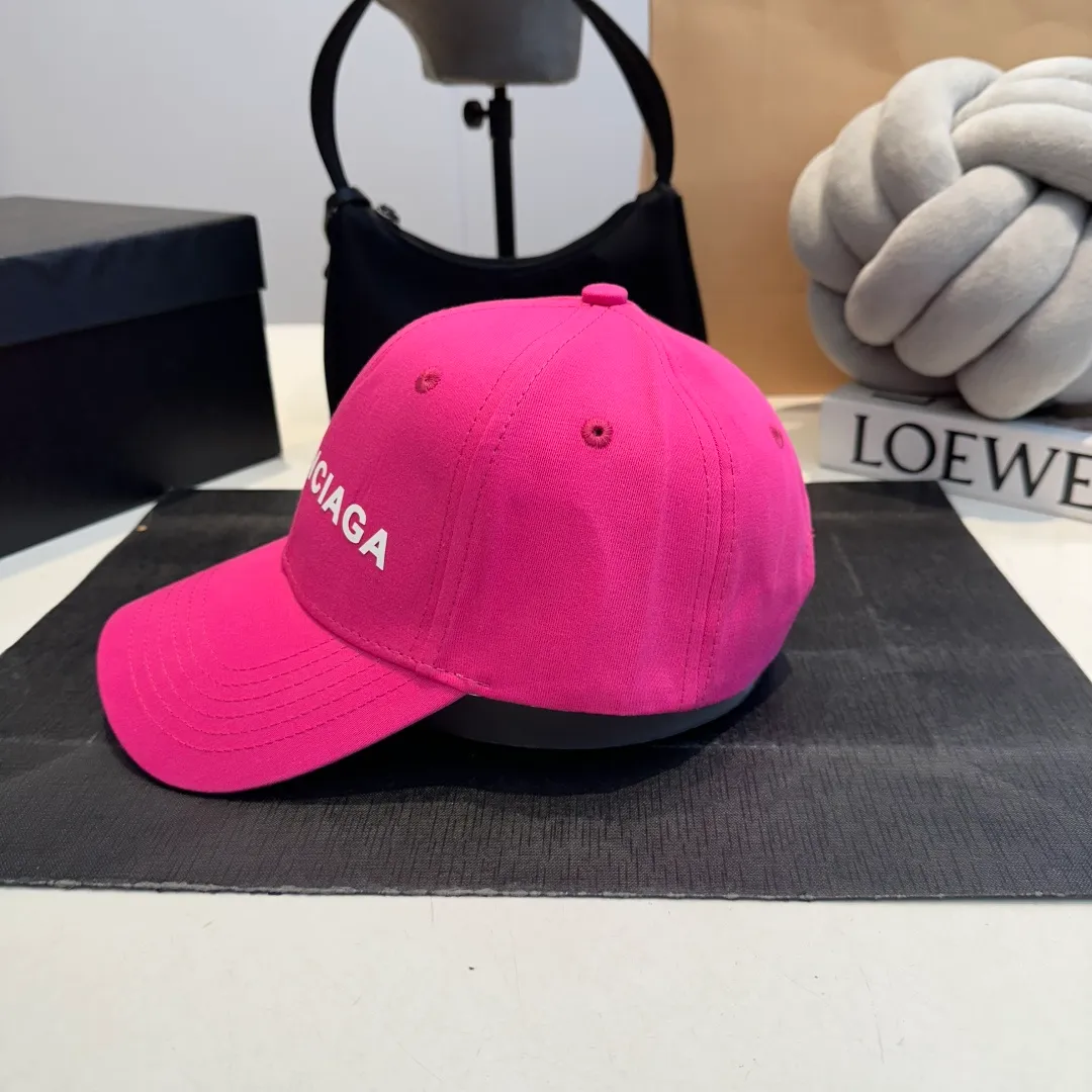 P56 BALENCIAGA Balenciaga's new embroidered logo baseball cap, cool colors, different styles for men and women, the first batch will be shipped first! A must-buy for Paris fans!