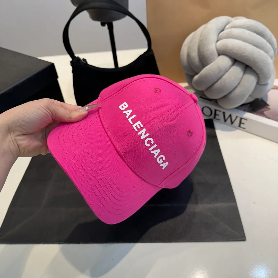 P56 BALENCIAGA Balenciaga's new embroidered logo baseball cap, cool colors, different styles for men and women, the first batch will be shipped first! A must-buy for Paris fans!