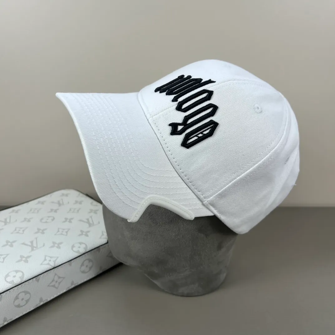 60💰BALENCIAGA Balenciaga’s new logo baseball cap, cool colors, different styles for men and women, the first batch will be shipped first! A must-buy for Paris fans!
