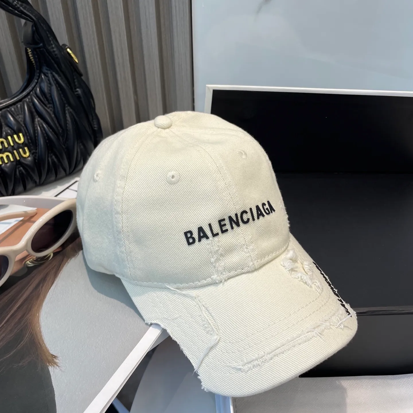 P60 BALENCIAGA new logo baseball cap, cool colors, different styles for men and women, the first batch will be shipped first! A must-buy for Paris fans!