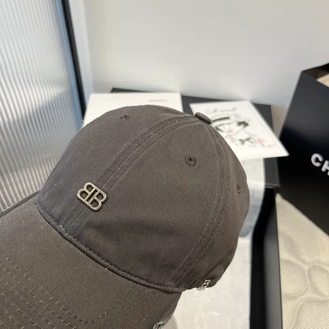 💰70¥ Balenciaga new peaked cap, head circumference 57cm