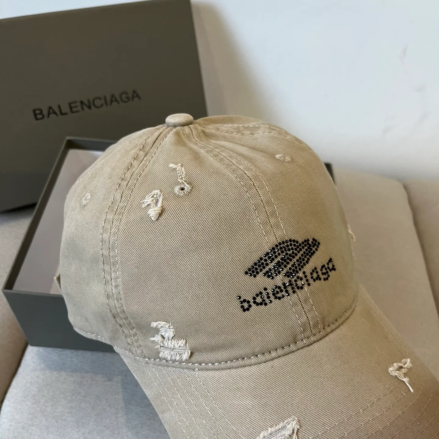P62 BALENCIAGA new logo baseball cap, cool colors, different styles for men and women, the first batch will be shipped first! A must-buy for Paris fans!
