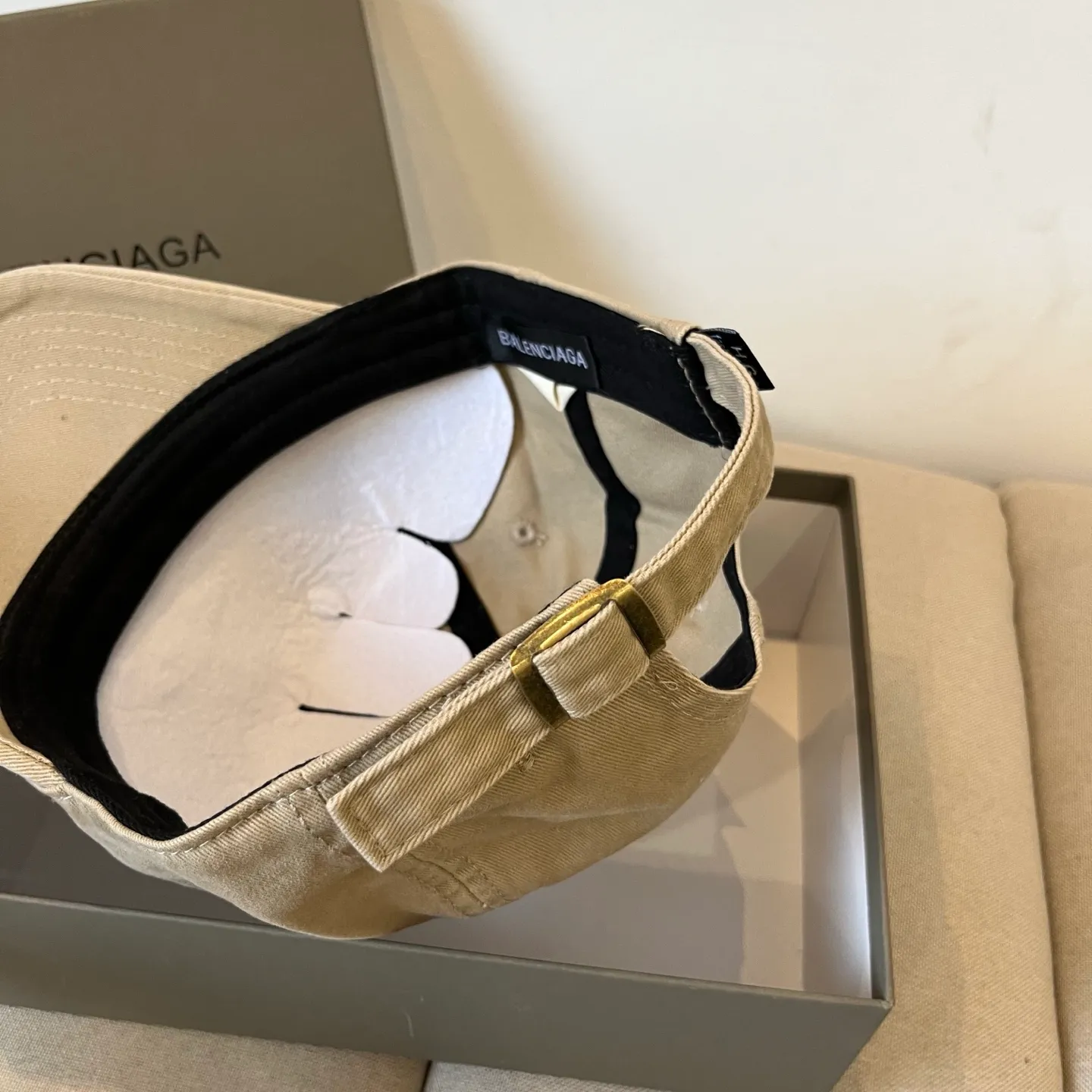 P62 BALENCIAGA new logo baseball cap, cool colors, different styles for men and women, the first batch will be shipped first! A must-buy for Paris fans!
