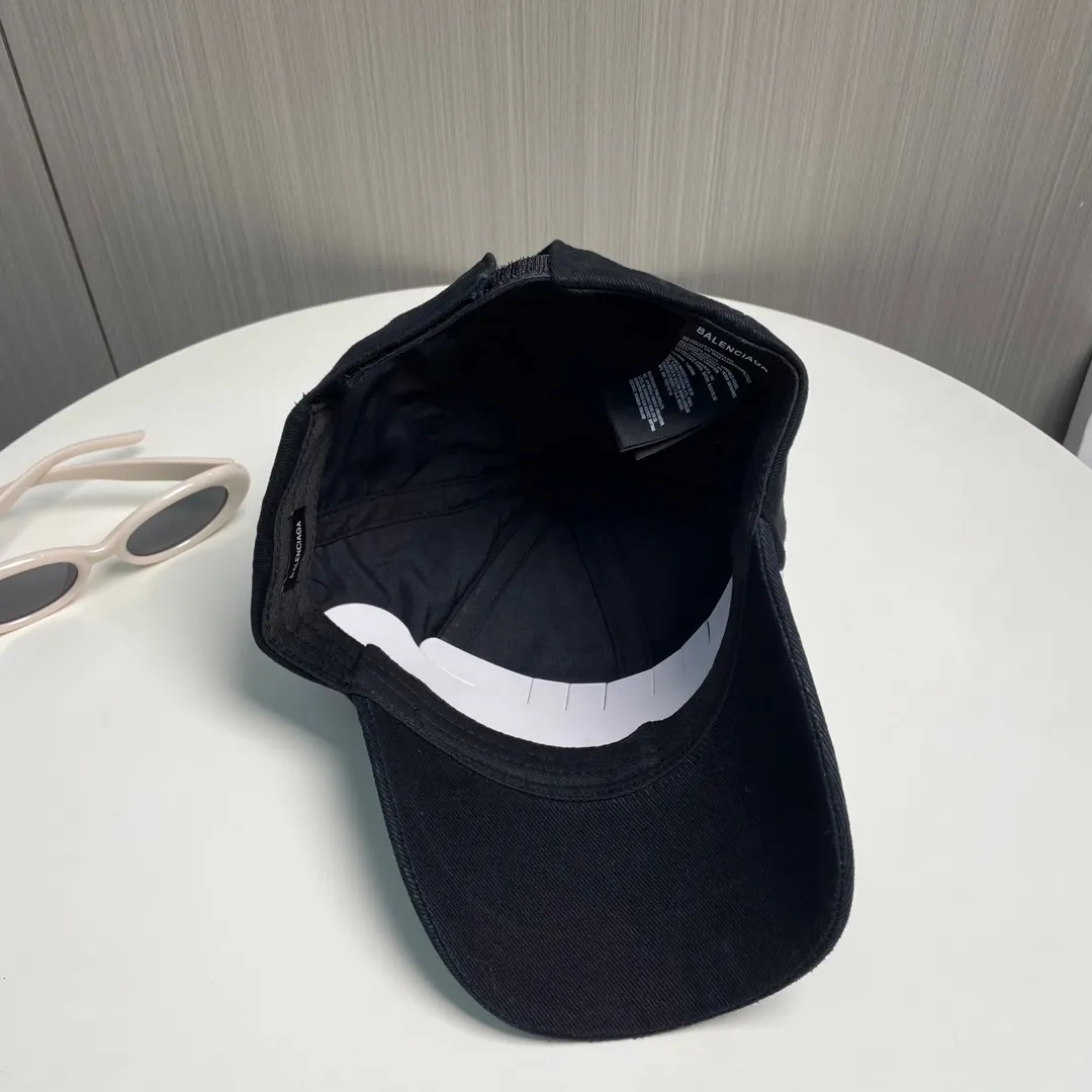 P80💰BALENCIAGA Balenciaga's new embroidered logo baseball cap, cool colors, different styles for men and women, the first batch will be shipped first! A must-buy for Paris fans!