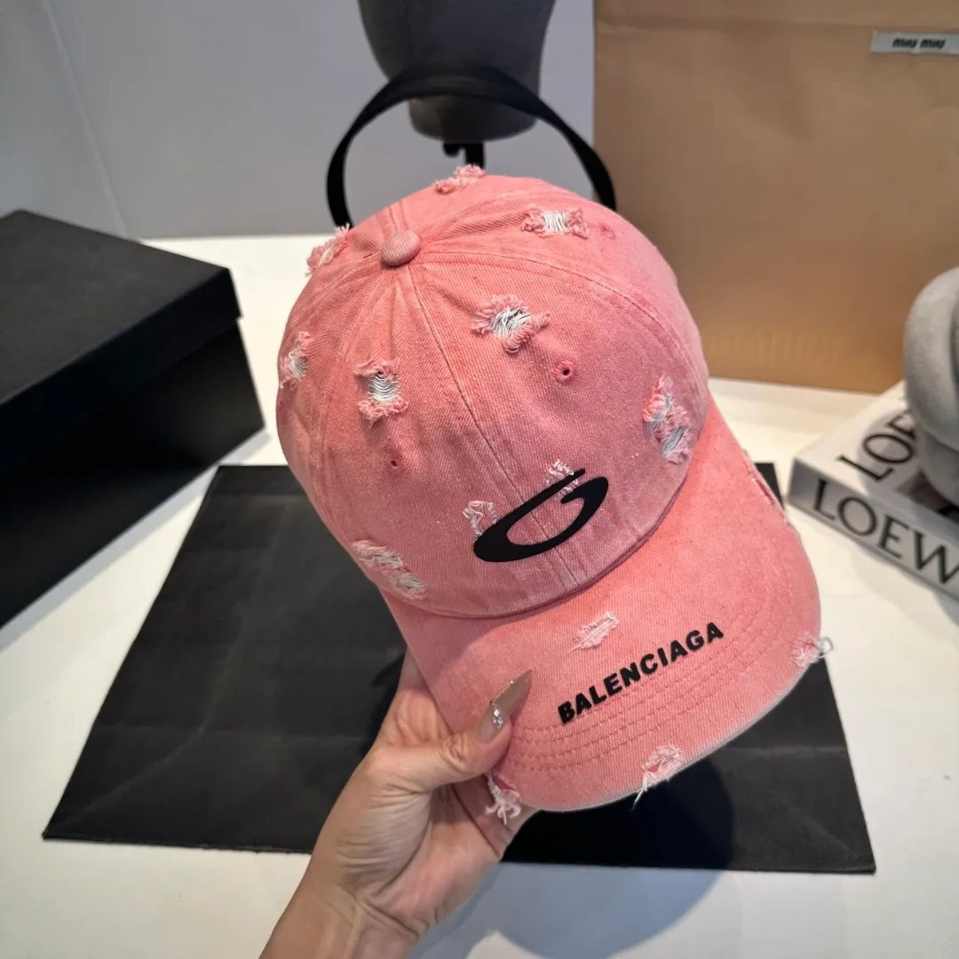 P56 BALENCIAGA Balenciaga's new Korean style distressed hole washed duck cap casual retro fashion versatile street outing travel couple Internet celebrity baseball cap