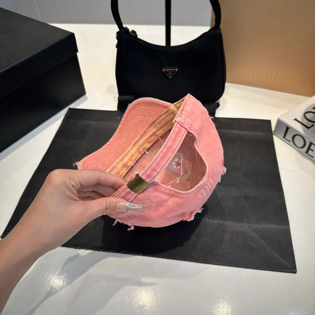 P56 BALENCIAGA Balenciaga's new Korean style distressed hole washed duck cap casual retro fashion versatile street outing travel couple Internet celebrity baseball cap