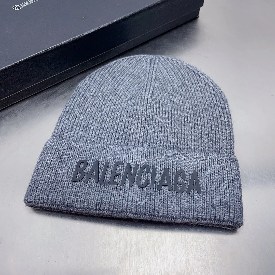 Paris B's woolen hat