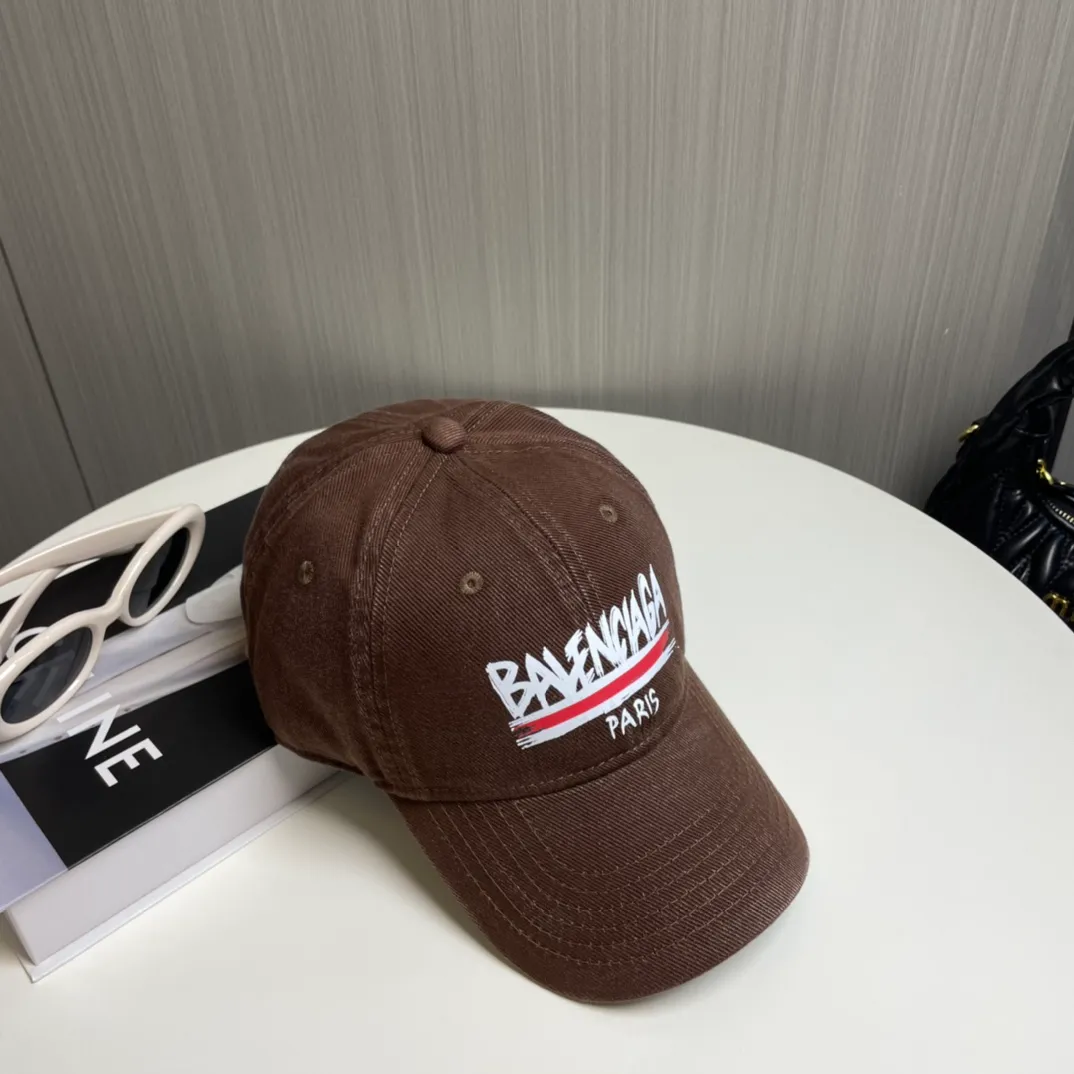 P70 BALENCIAGA new baseball cap, cool colors, different styles for men and women, the first batch will be shipped first! A must-buy for Paris fans!