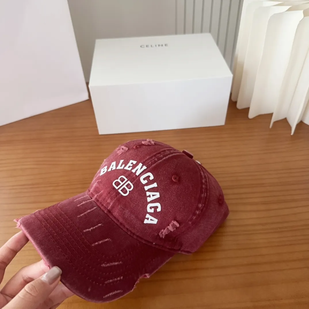 💰60 Balencia*a new baseball cap 🧢Simple, fashionable, super invincible and beautiful hat