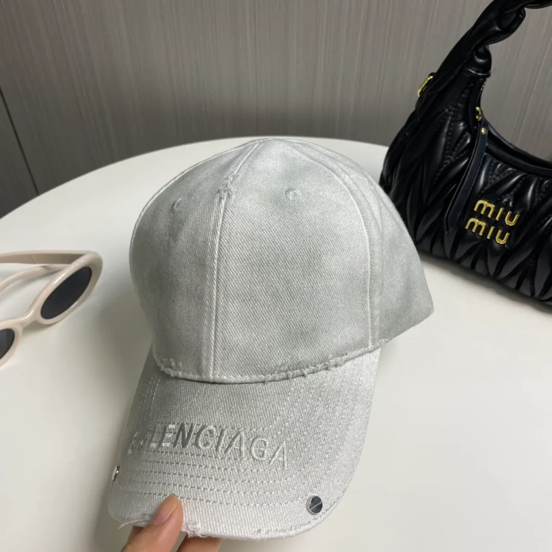 P70 BALENCIAGA new logo baseball cap, cool colors, different styles for men and women, the first batch will be shipped first! A must-buy for Paris fans!