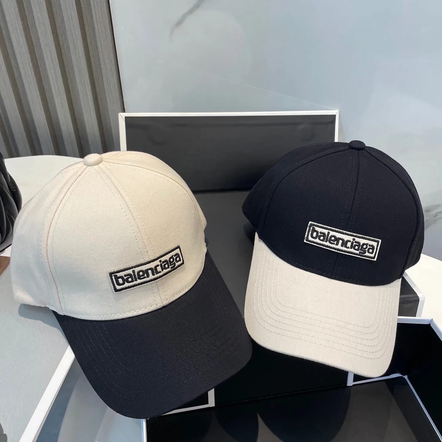 P60 BALENCIAGA 🆕Spring style new personalized baseball cap, high quality and excellent breathability, suitable for all seasons, high-value fashion item! Same style for men and women
