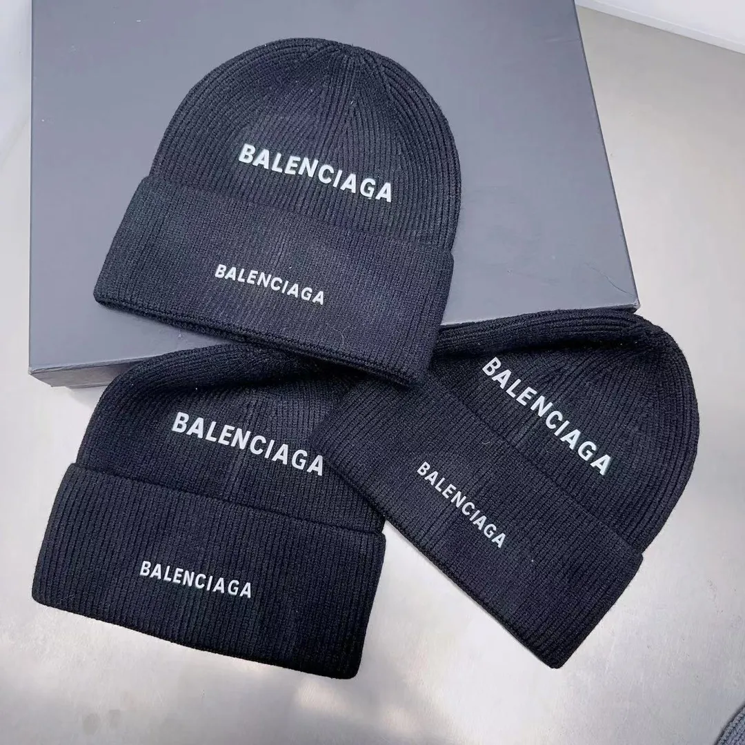 Double Paris B's woolen hat