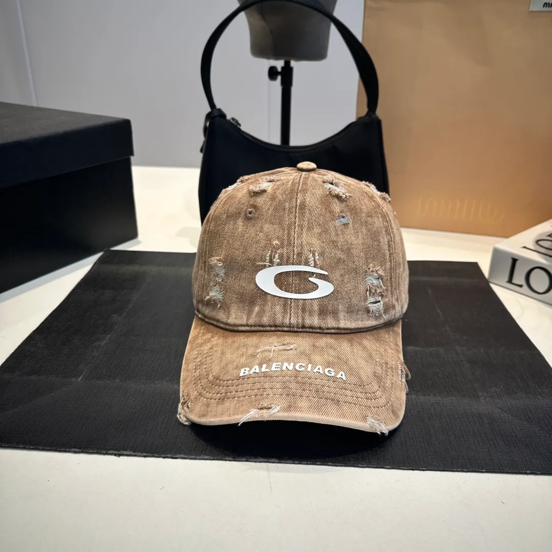 P56 BALENCIAGA Balenciaga's new Korean style distressed hole washed duck cap casual retro fashion versatile street outing travel couple Internet celebrity baseball cap