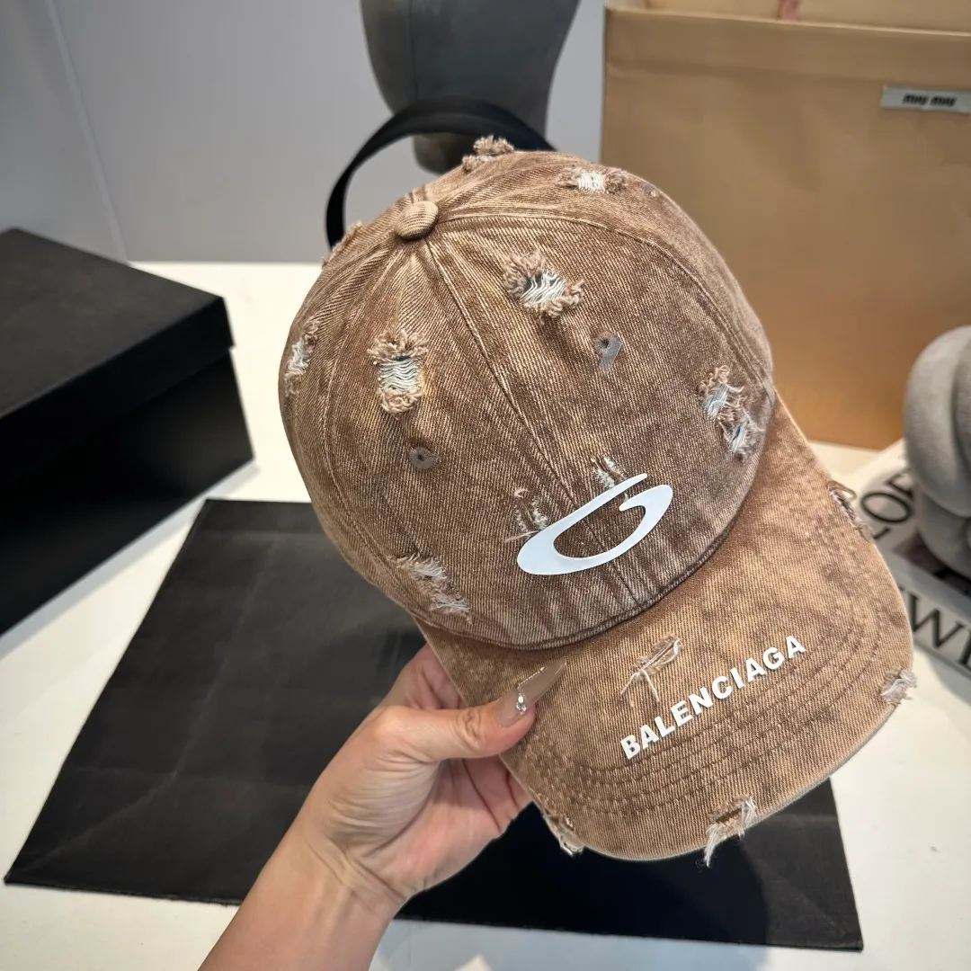 P56 BALENCIAGA Balenciaga's new Korean style distressed hole washed duck cap casual retro fashion versatile street outing travel couple Internet celebrity baseball cap