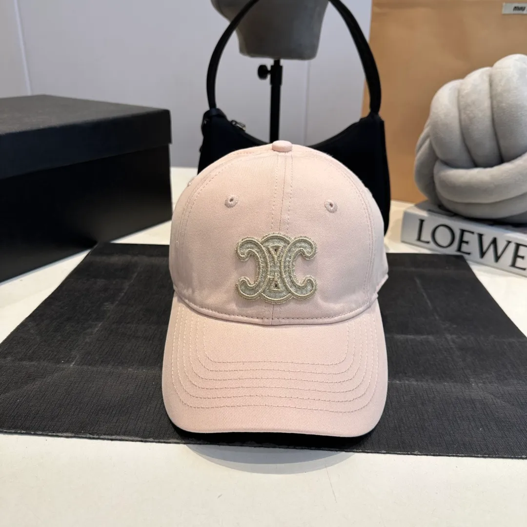 P60 CELINE Celine's new classic casual and trendy style, simple baseball cap🧢Japanese and Korean style, looks great with any combination! A must-have when traveling