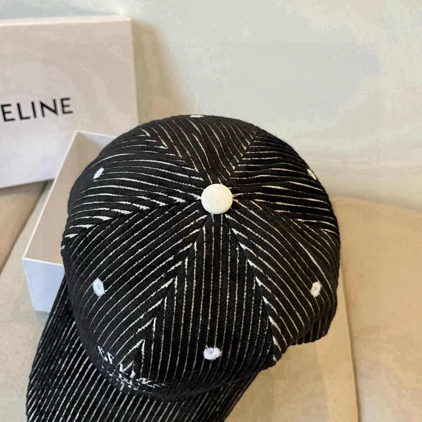 P60 [CELINE Celine] New classic casual and trendy baseball cap🧢Japanese and Korean style, looks great with any combination! A must-have when traveling