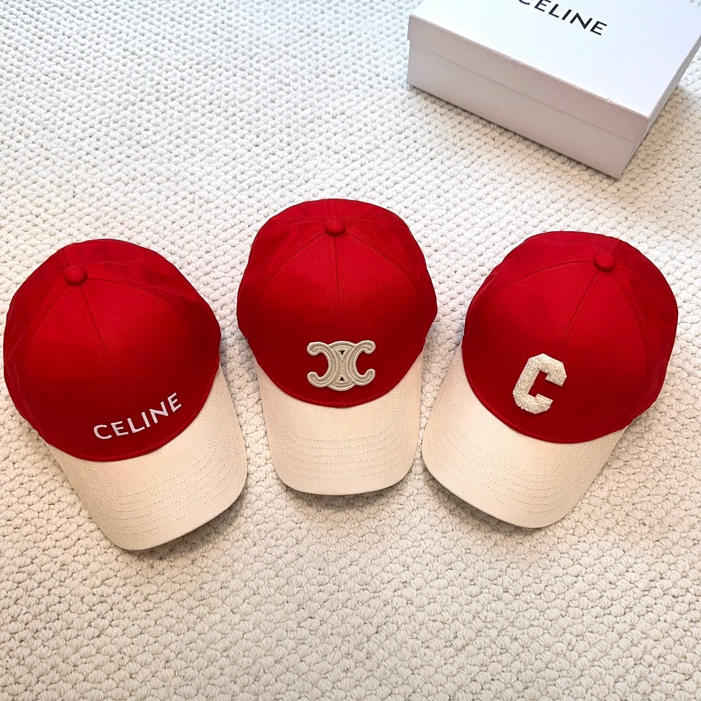 P70 popular CELINE official website purchase version. Original 1:1 customized! The latest baseball cap with the same style as the simple letter star, fashionable and high-end workmanship! Every hat is made with care! Extraordinary quality, suitable for both men and women.    Céline's hat has a simple design, high-end color matching, delicate texture, and clean style. It is an iconic item. The letter C is the official icon of CELINE. It is deeply rooted in the brand's historical heritage, and at the same time it exudes modern elegance and a new trend of retro modernity. Simple baseball cap decorated with C logo. Self-attitude, no need to elaborate.