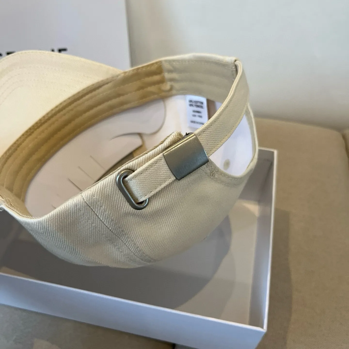 P60 [CELINE Celine] New classic casual and trendy baseball cap🧢Japanese and Korean style, looks great with any combination! A must-have when traveling