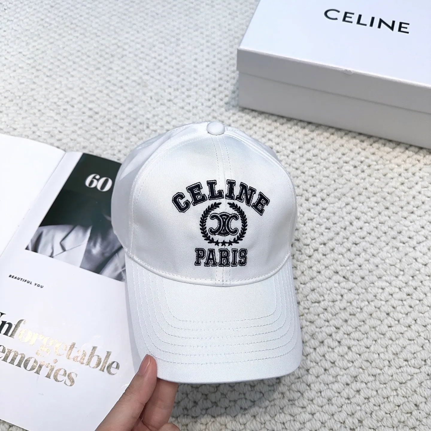 P70 popular CELINE (Celine) latest baseball cap with simple letters, fashionable and high-end workmanship! Every hat is made with care! Extraordinary quality, suitable for both men and women.    Céline's hat has a simple design, high-end color matching, delicate texture, and clean style. It is an iconic item. The letter C is the official icon of CELINE. It is deeply rooted in the brand's historical heritage, and at the same time it exudes modern elegance and a new trend of retro modernity. Simple baseball cap decorated with C logo. Self-attitude, no need to elaborate.