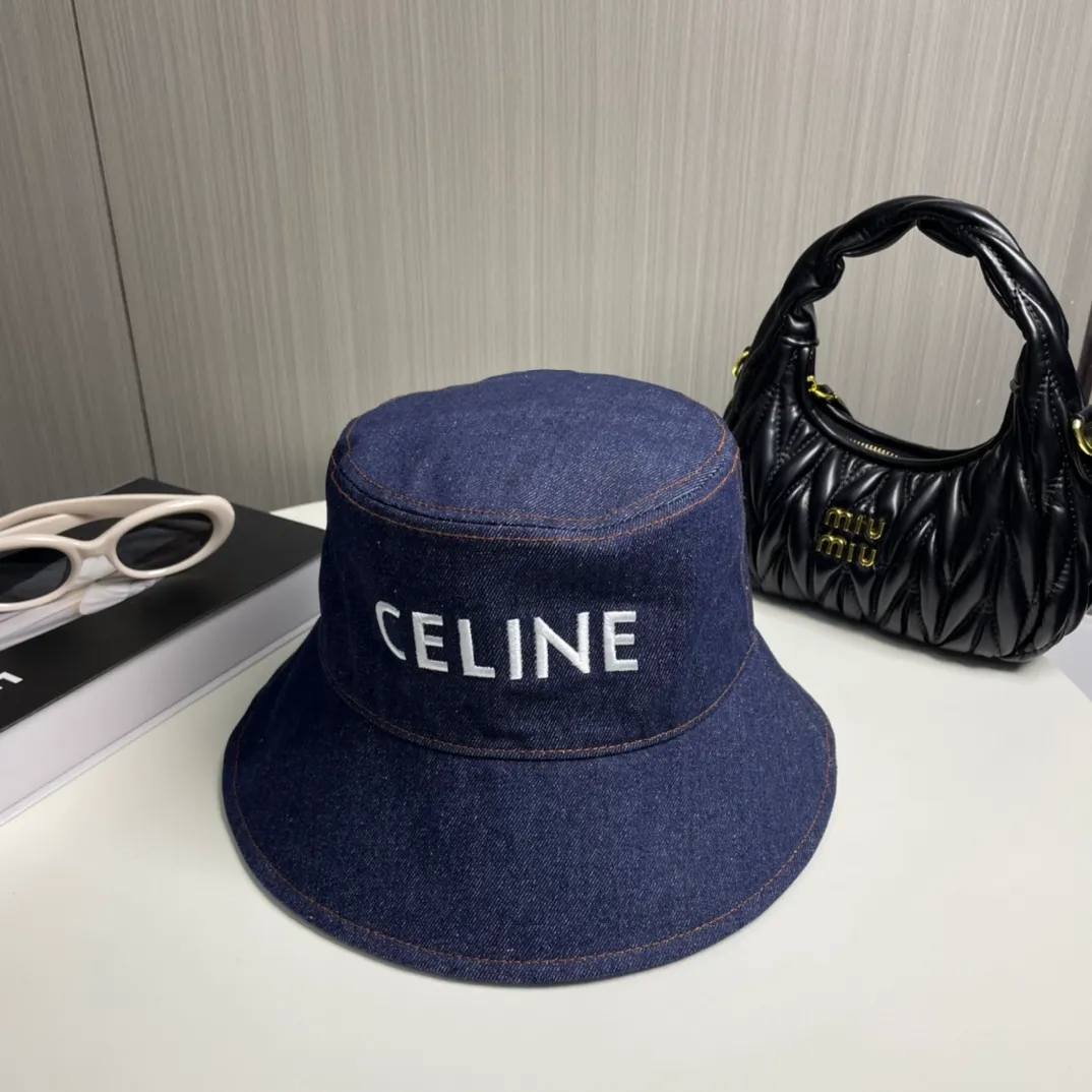 P70 comes with dust bag, Celine new washed denim embroidered fisherman hat, the best quality, casual and elegant, simple and fashionable, you can compare it yourself