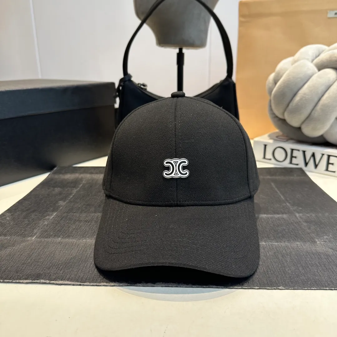 P60 CELINE new autumn and winter classic casual and trendy baseball cap🧢Japanese and Korean style, looks great with any combination! A must-have when traveling