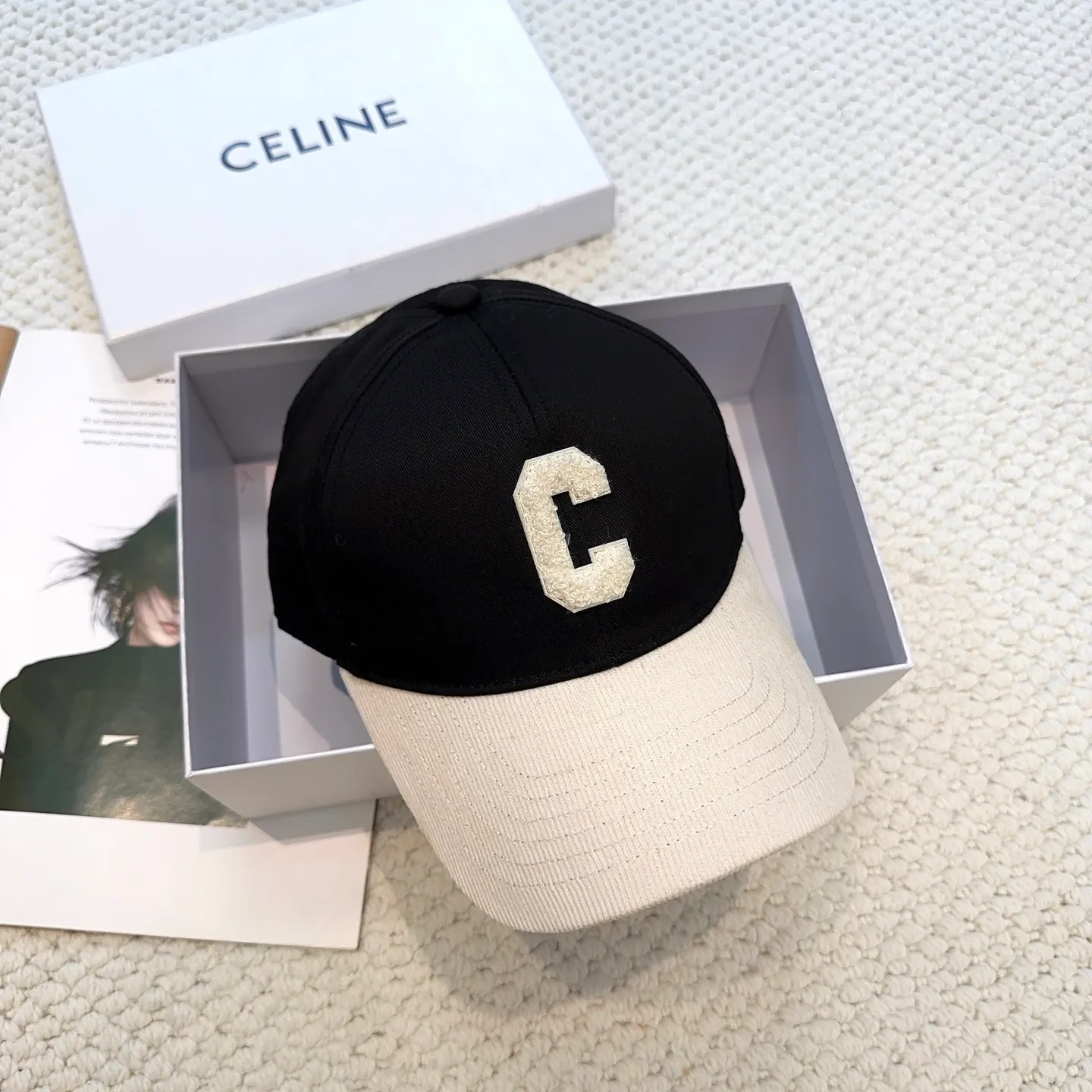 P70 popular CELINE official website purchase version. Original 1:1 customized! The latest baseball cap with the same style as the simple letter star, fashionable and high-end workmanship! Every hat is made with care! Extraordinary quality, suitable for both men and women.    Céline's hat has a simple design, high-end color matching, delicate texture, and clean style. It is an iconic item. The letter C is the official icon of CELINE. It is deeply rooted in the brand's historical heritage, and at the same time it exudes modern elegance and a new trend of retro modernity. Simple baseball cap decorated with C logo. Self-attitude, no need to elaborate.