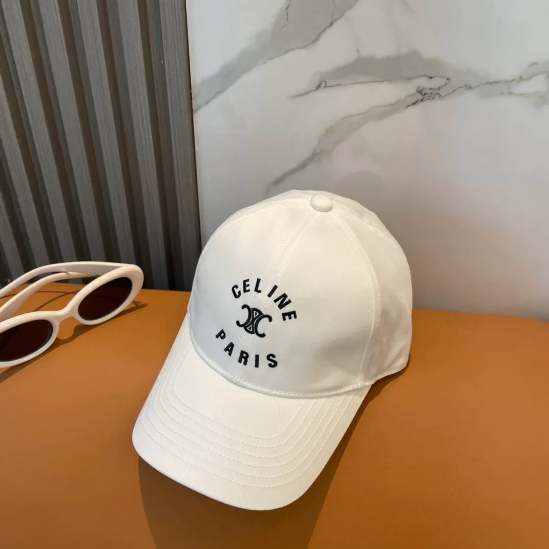 P86 popular CELINE (Celine) official website purchase version. Original 1:1 customized! The latest baseball cap with the same style as the simple letter star, fashionable and high-end workmanship! Every hat is made with care! Extraordinary quality, suitable for both men and women.    Céline's hat has a simple design, high-end color matching, delicate texture, and clean style. It is an iconic item. The letter C is the official icon of CELINE. It is deeply rooted in the brand's historical heritage, and at the same time it exudes modern elegance and a new trend of retro modernity. Simple baseball cap decorated with C logo. Self-attitude, no need to elaborate.