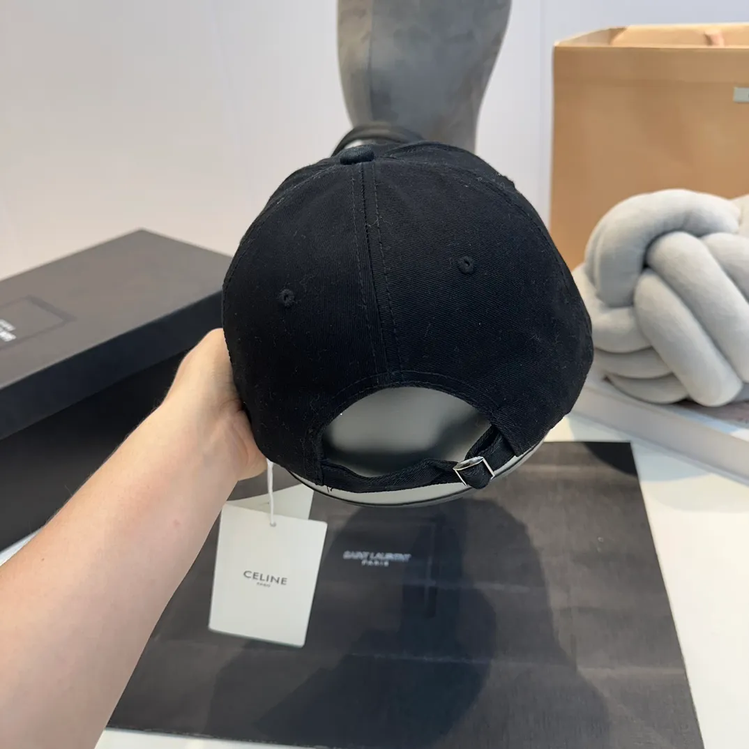 P60 CELINE 2024 spring and summer denim baseball cap 🧢, a must-have and easy to match when going out, get it now!