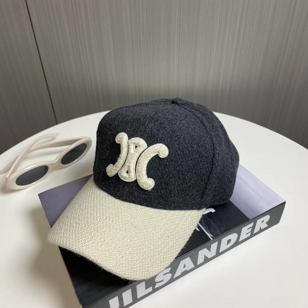 P86 CELINE · Celine's new fall and winter C letter embroidered baseball cap 🧢 Top version 👍 Purchased from ZP to make a pattern, and the hat shape is completely customized according to ZP 2:1. Custom woven wool fabric, super textured! The letter C distinguishes the market version, the size and the texture of the looped hair are all restored. The hardware adjustment buckle is custom-molded and has a logo. Customized logo webbing inside the hat, all details restored💯 ⚠️Size: One size fits all and adjustable!