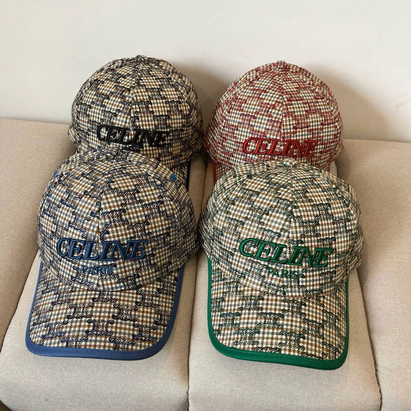 P60 [CELINE Celine] New classic casual and trendy baseball cap🧢Japanese and Korean style, looks great with any combination! A must-have when traveling