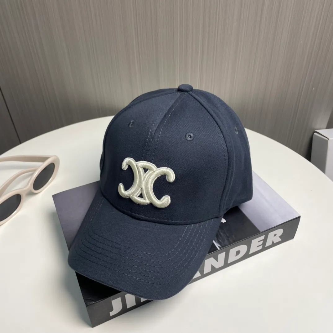 P66 💛 Comes with dust bag [CELINE Celine] new simple baseball cap, new shipment, big brand style is super easy to match, hurry up and get it!