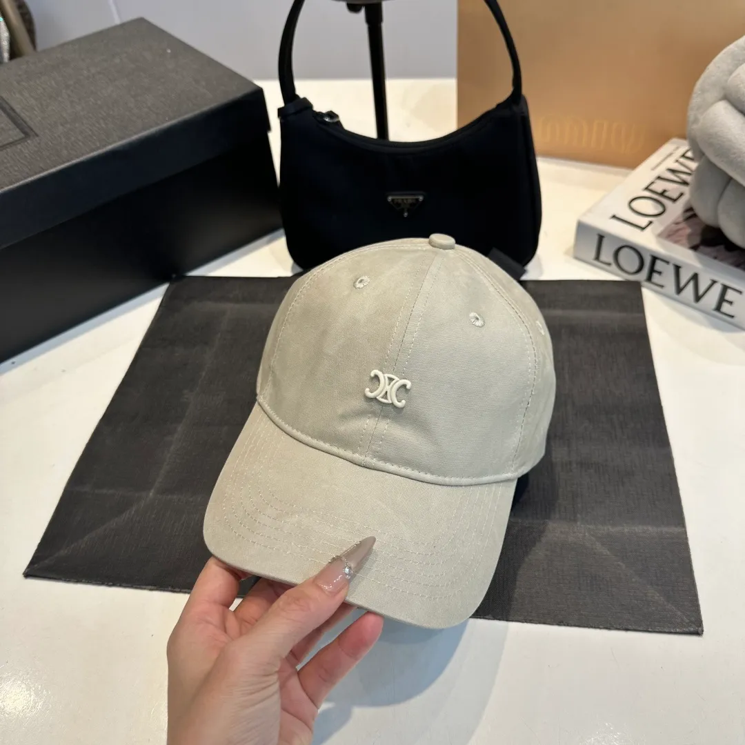 P56 CELINE Celine's new classic casual and trendy baseball cap🧢Japanese and Korean style, looks great with any combination! A must-have when traveling