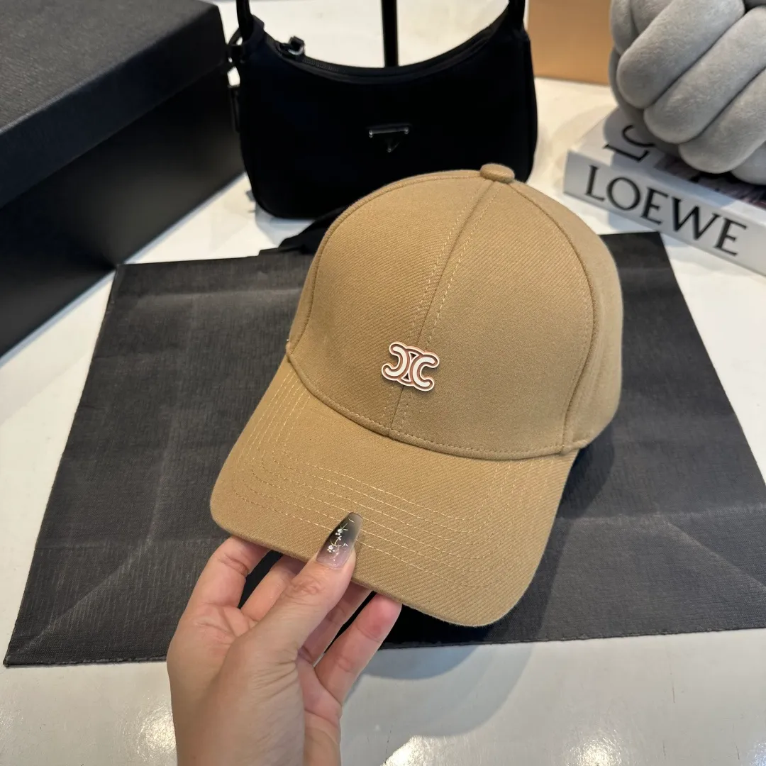 P60 CELINE new autumn and winter classic casual and trendy baseball cap🧢Japanese and Korean style, looks great with any combination! A must-have when traveling