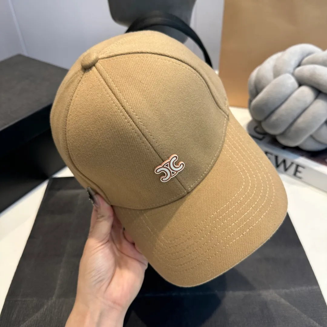 P60 CELINE new autumn and winter classic casual and trendy baseball cap🧢Japanese and Korean style, looks great with any combination! A must-have when traveling
