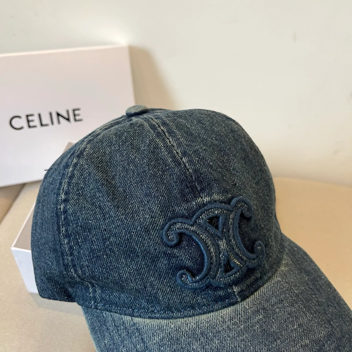 P60 [CELINE Celine] New classic casual and trendy baseball cap🧢Japanese and Korean style, looks great with any combination! A must-have when traveling