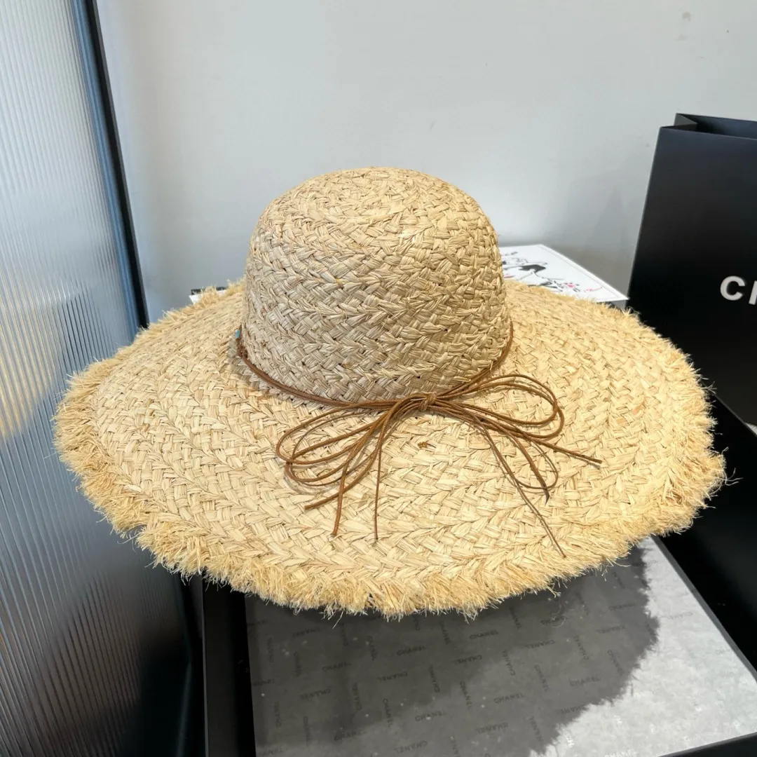 170¥ Celine Raffia straw hat, a must-have for travel, head circumference 57cm