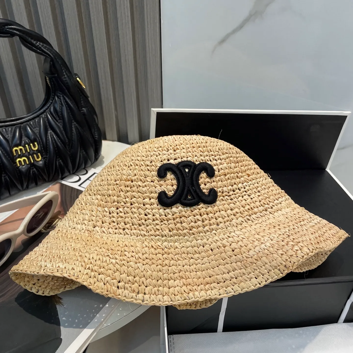 P100💛[CELINE Celine] New raffia densely woven straw hat, the first choice for the beach in summer ~ Same style as stars ~ Big brands are simple