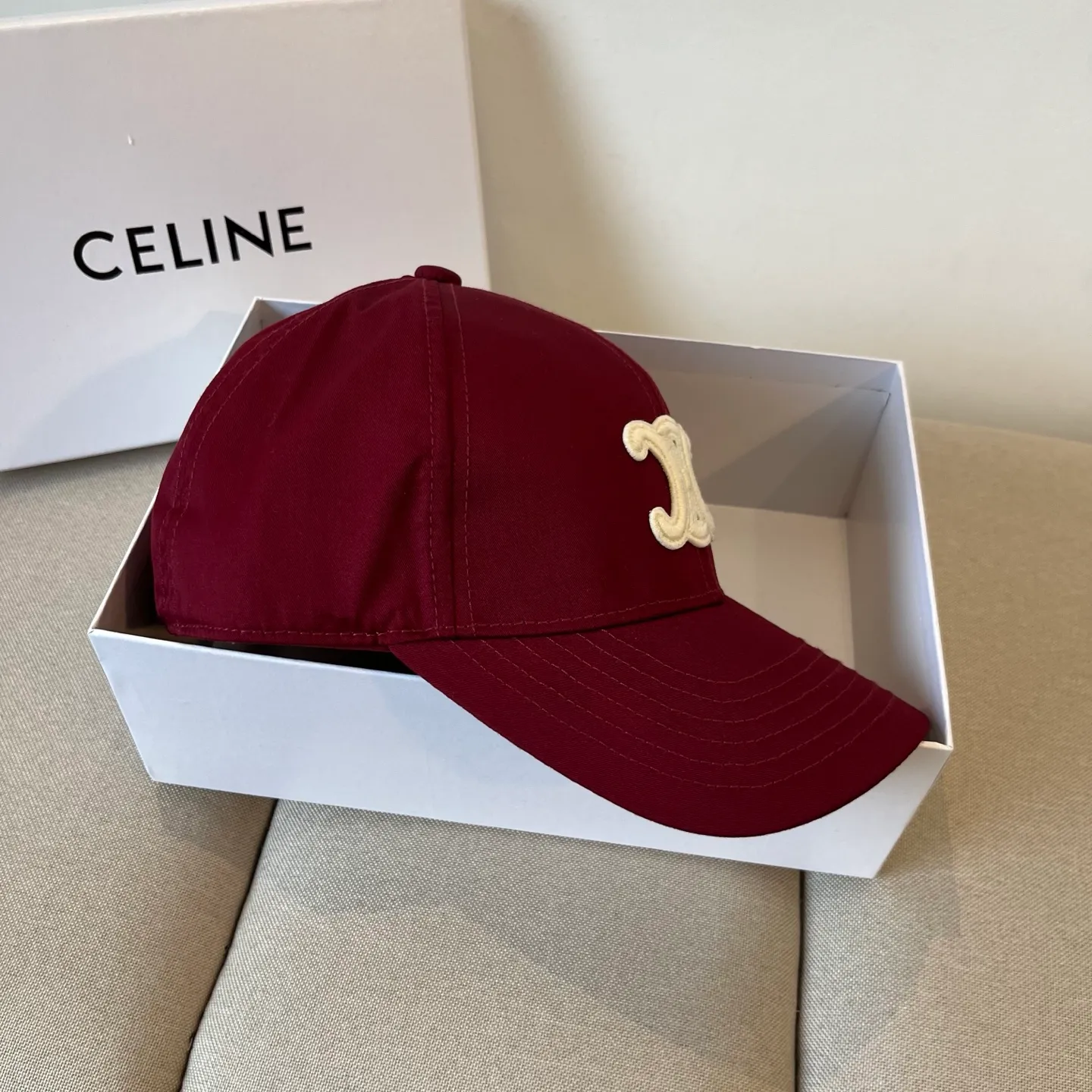 P56 [CELINE Celine] New classic casual and trendy baseball cap🧢Japanese and Korean style, looks great with any combination! A must-have when traveling