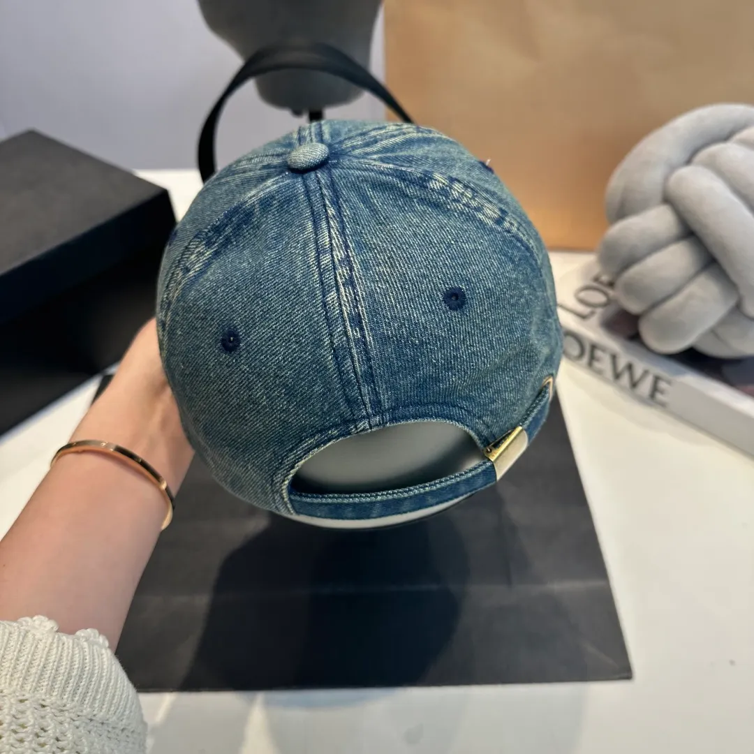 P56 CELINE washed ripped denim baseball cap 🎩 Original quality, very popular 🔥 Very exquisite craftsmanship [Love] High-end and classy, ​​low-key luxury, easy to carry