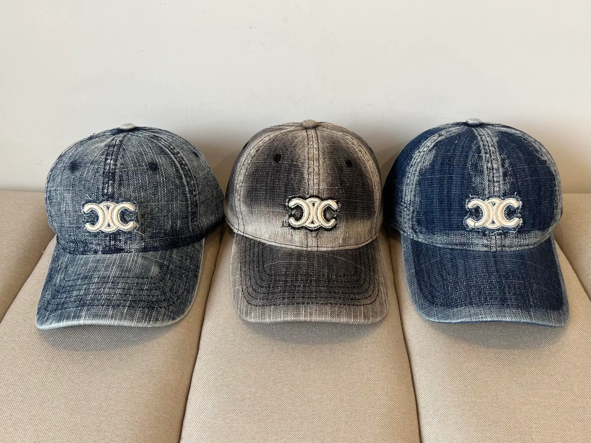 P60 [CELINE Celine] New classic casual and trendy baseball cap🧢Japanese and Korean style, looks great with any combination! A must-have when traveling
