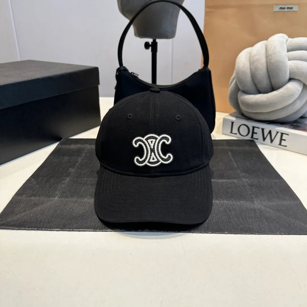 P60 CELINE Celine's new classic casual and trendy style, simple baseball cap🧢Japanese and Korean style, looks great with any combination! A must-have when traveling
