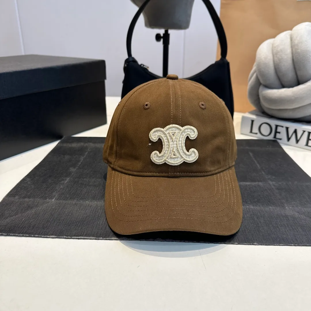 P60 CELINE Celine's new classic casual and trendy style, simple baseball cap🧢Japanese and Korean style, looks great with any combination! A must-have when traveling
