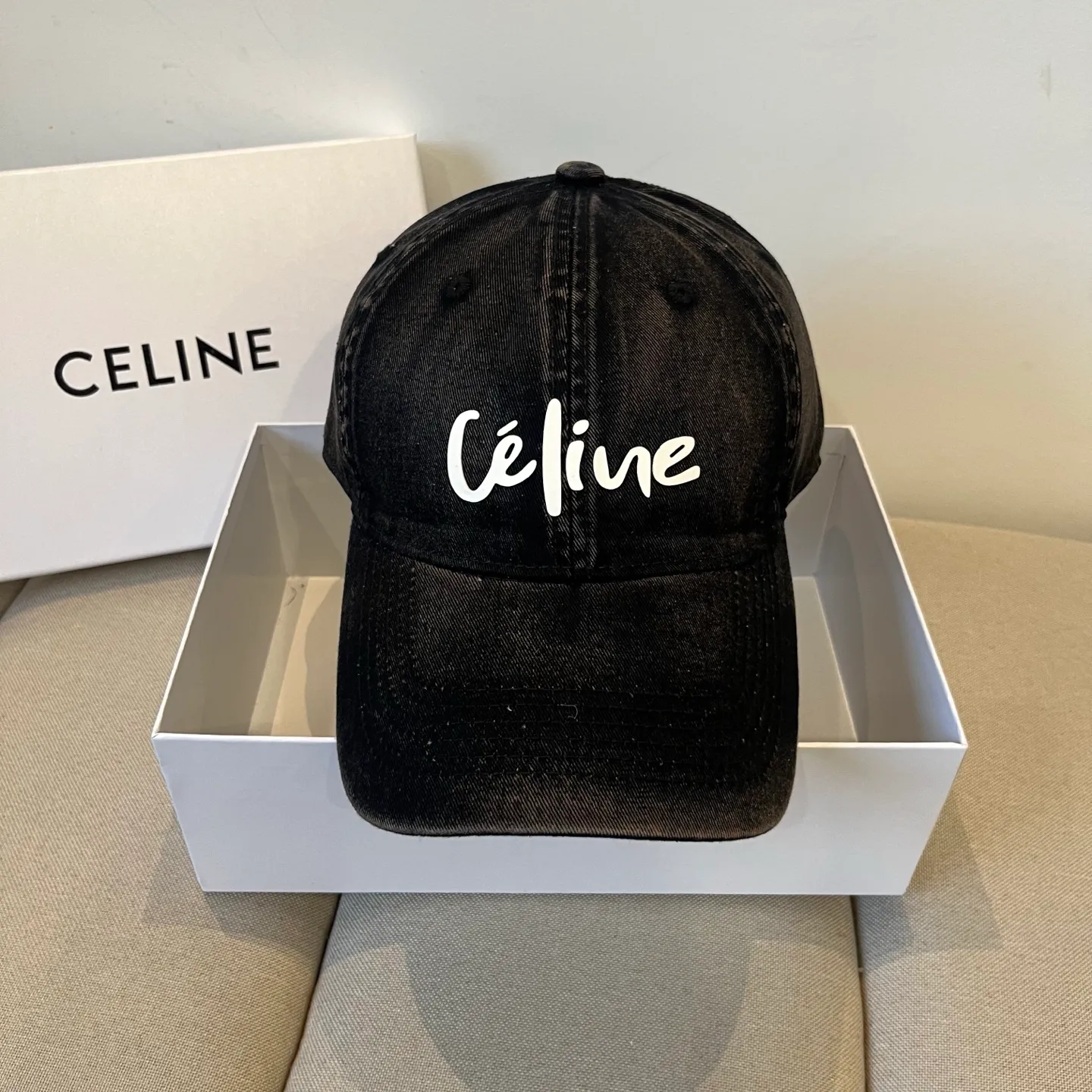 P60 [CELINE Celine] New classic casual and trendy baseball cap🧢Japanese and Korean style, looks great with any combination! A must-have when traveling