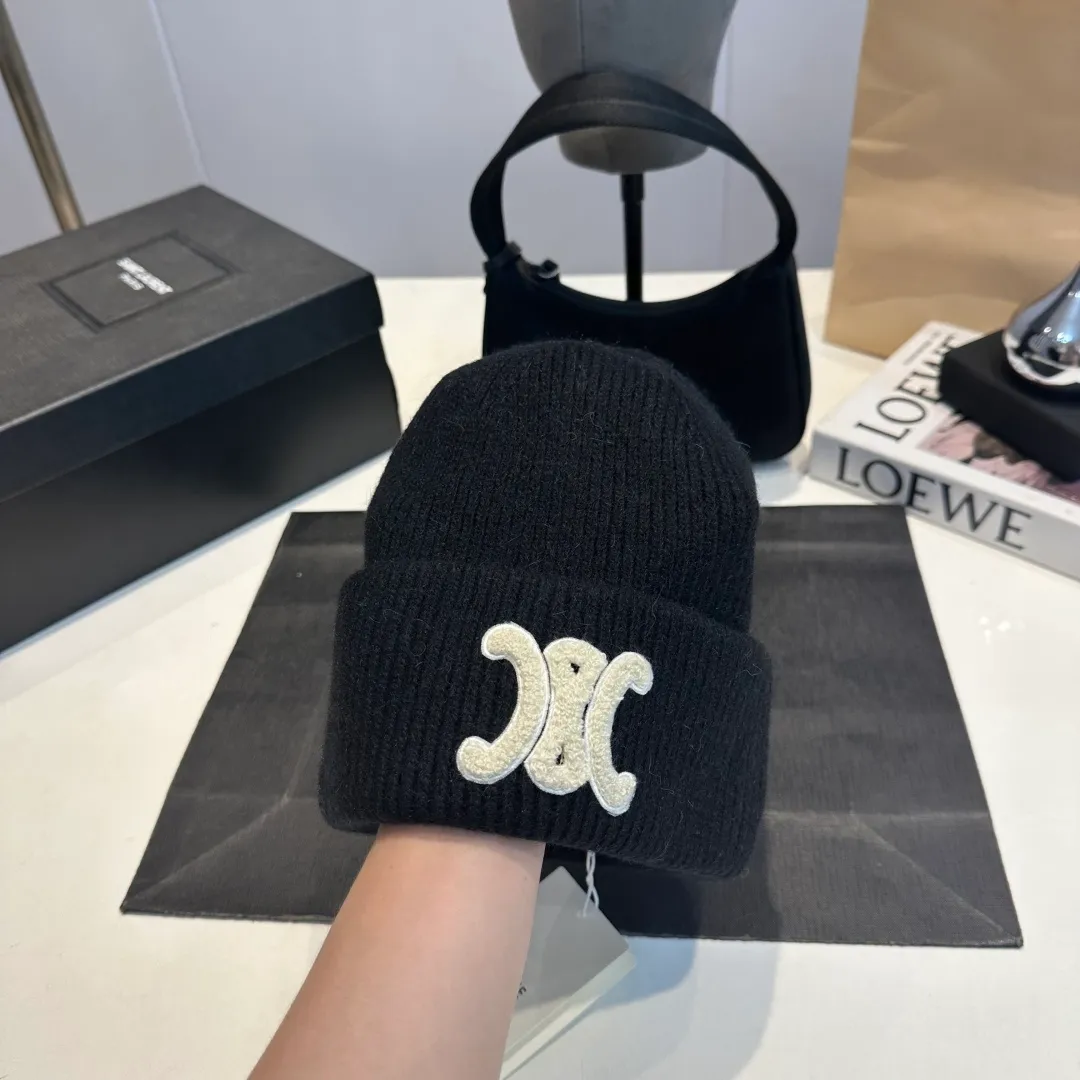 P54 Celine rabbit fur beanie