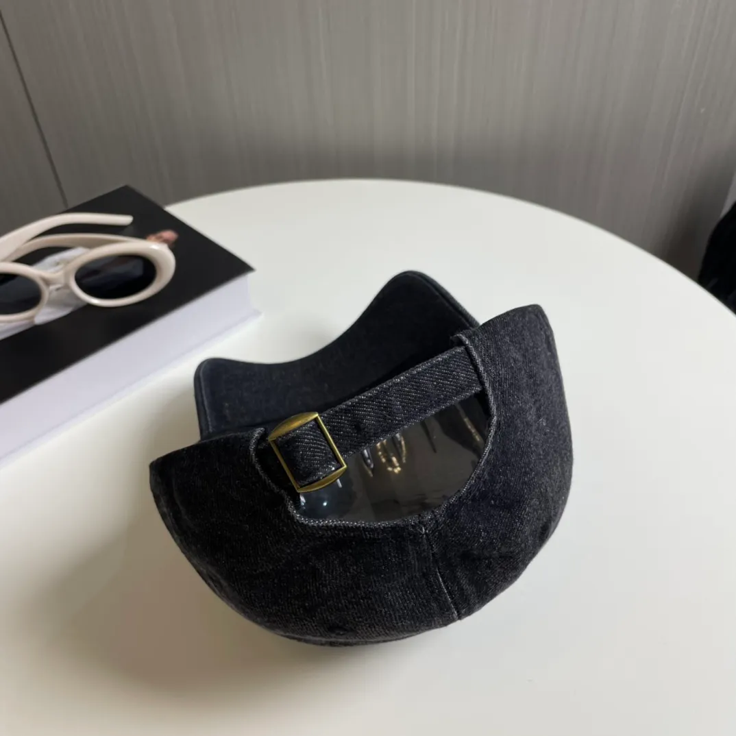P70💛 Comes with dust bag [CELINE Celine] new denim baseball cap🧢, a must-have and easy to match when going out, hurry up and get it!