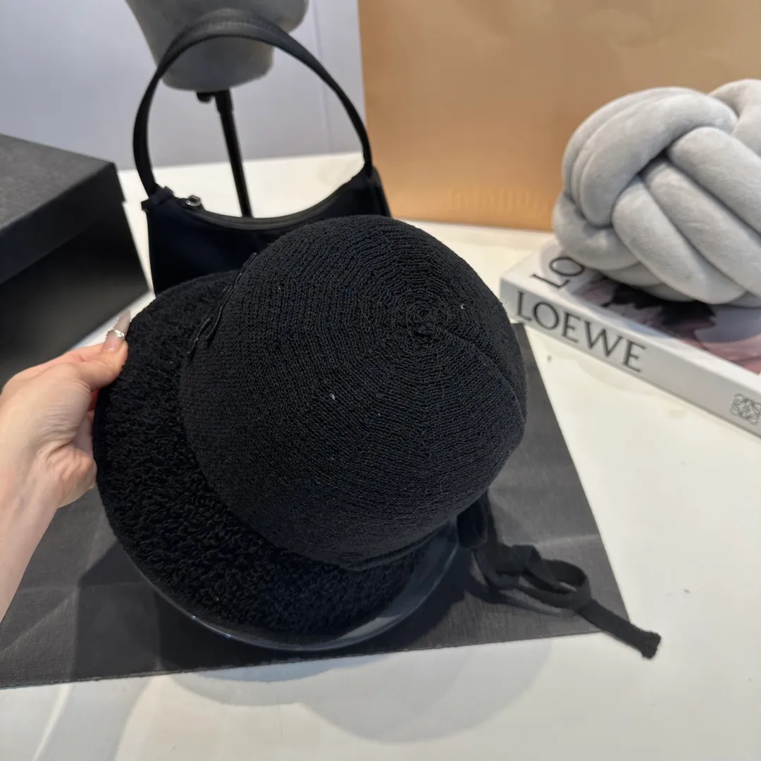 P70 Celine spring and summer style fisherman hat with hook, simple and elegant, head circumference 57cm