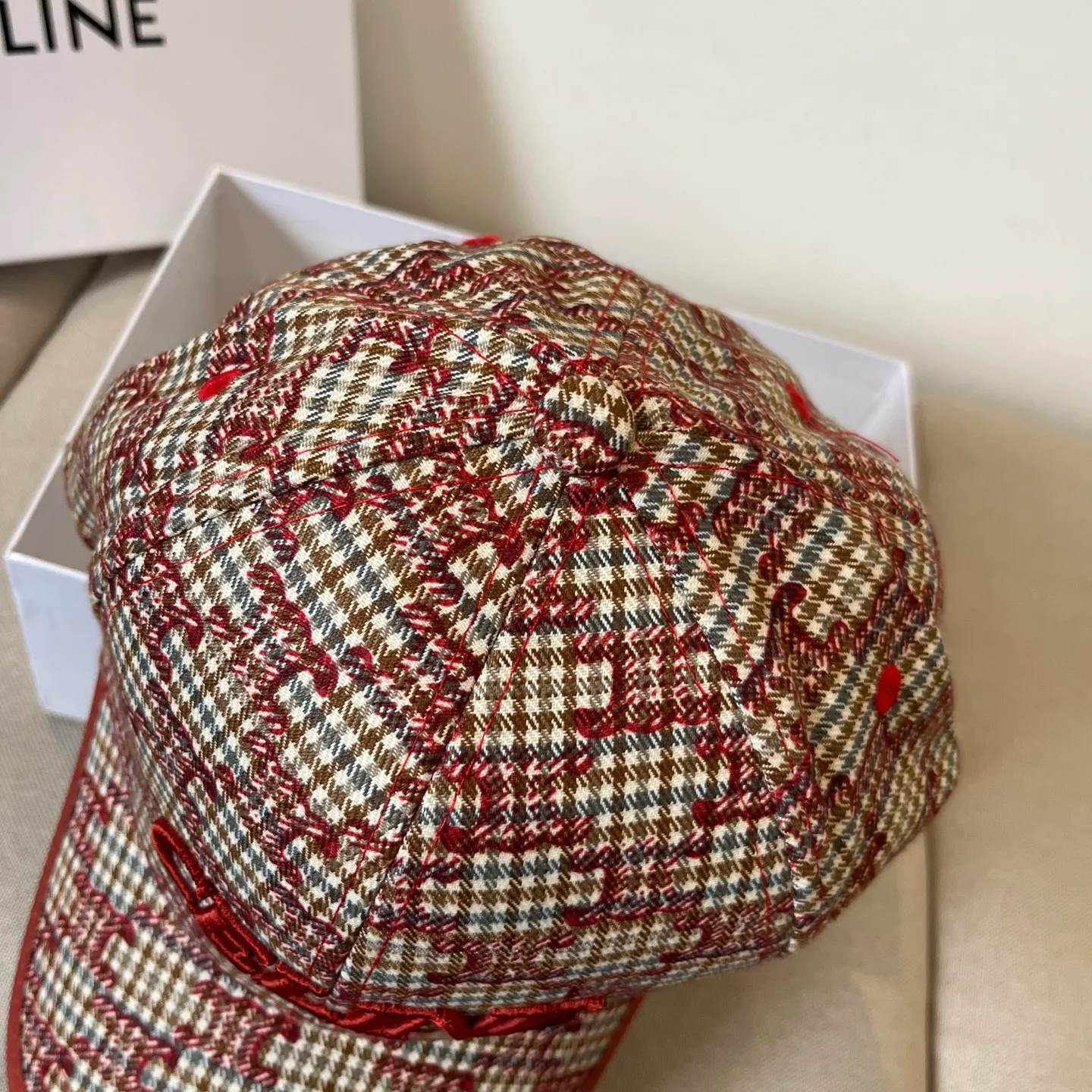 P56 [CELINE Celine] New classic casual and trendy baseball cap🧢Japanese and Korean style, looks great with any combination! A must-have when traveling